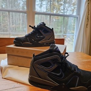 NIKE AIR FLIGHT FALCON